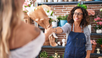 Empreendedorismo feminino das 50+ com confiança