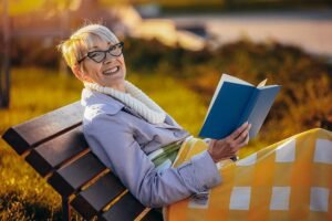 Os benefícios de uma boa leitura para Mulheres Maduras
