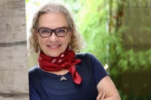 Luci Ferreira - Tenho em mim todos os sonhos do mundo